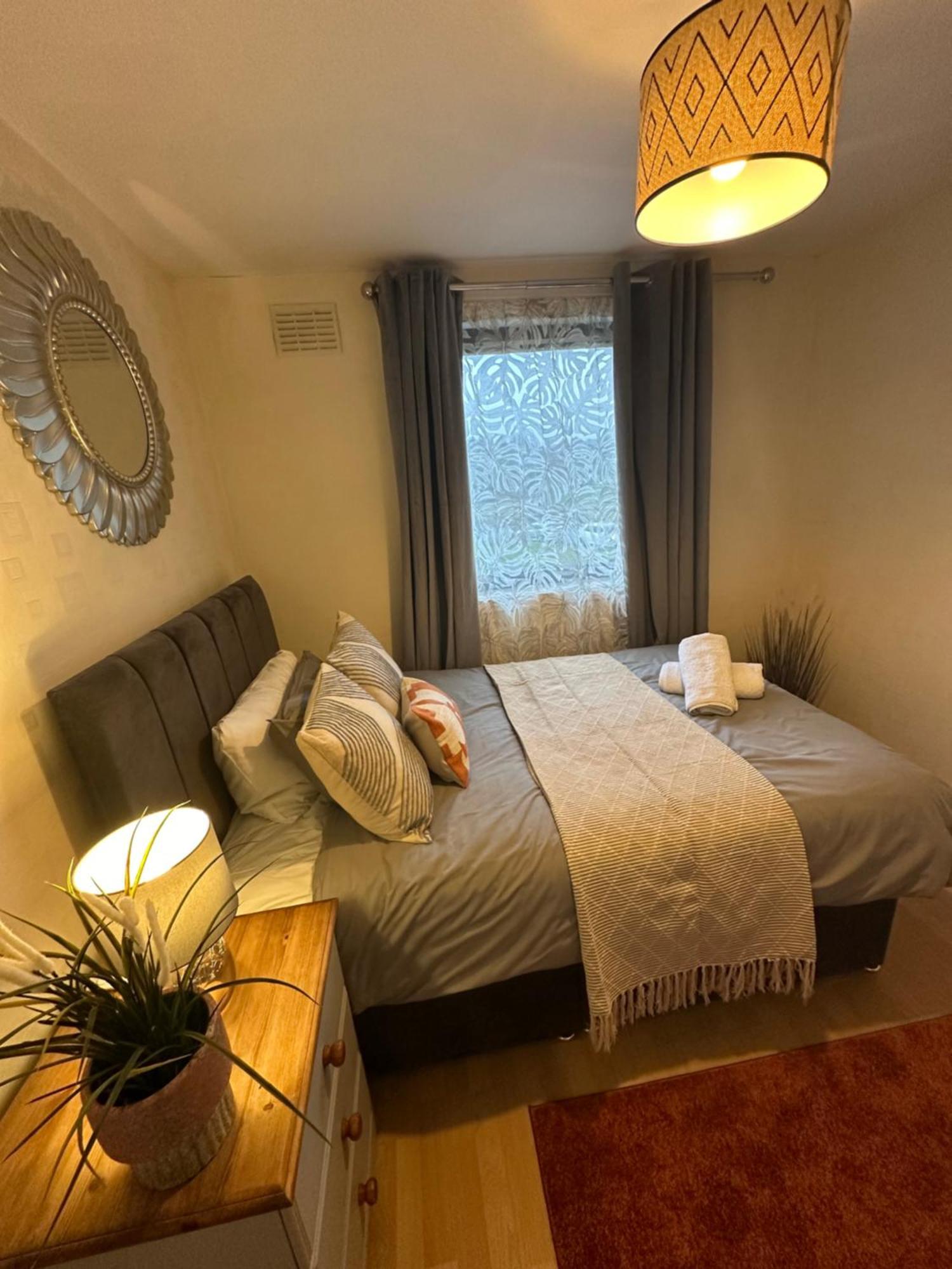 Spacious 3 Bedroom Flat Close To City Center Dalneigh Εξωτερικό φωτογραφία